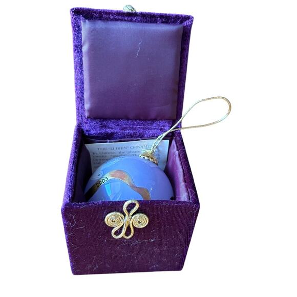 2003 LI BIEN WHITE PEACE DOVE CHRISTMAS ORNAMENT "PEACE ON EARTH" HAND PAINTED - Picture 1 of 8